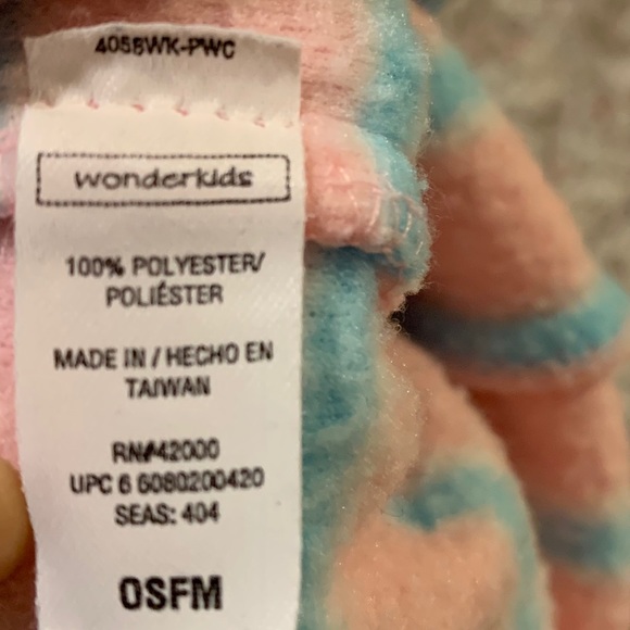 Girls fleece winter hat w/ fringe balls - Picture 4 of 6